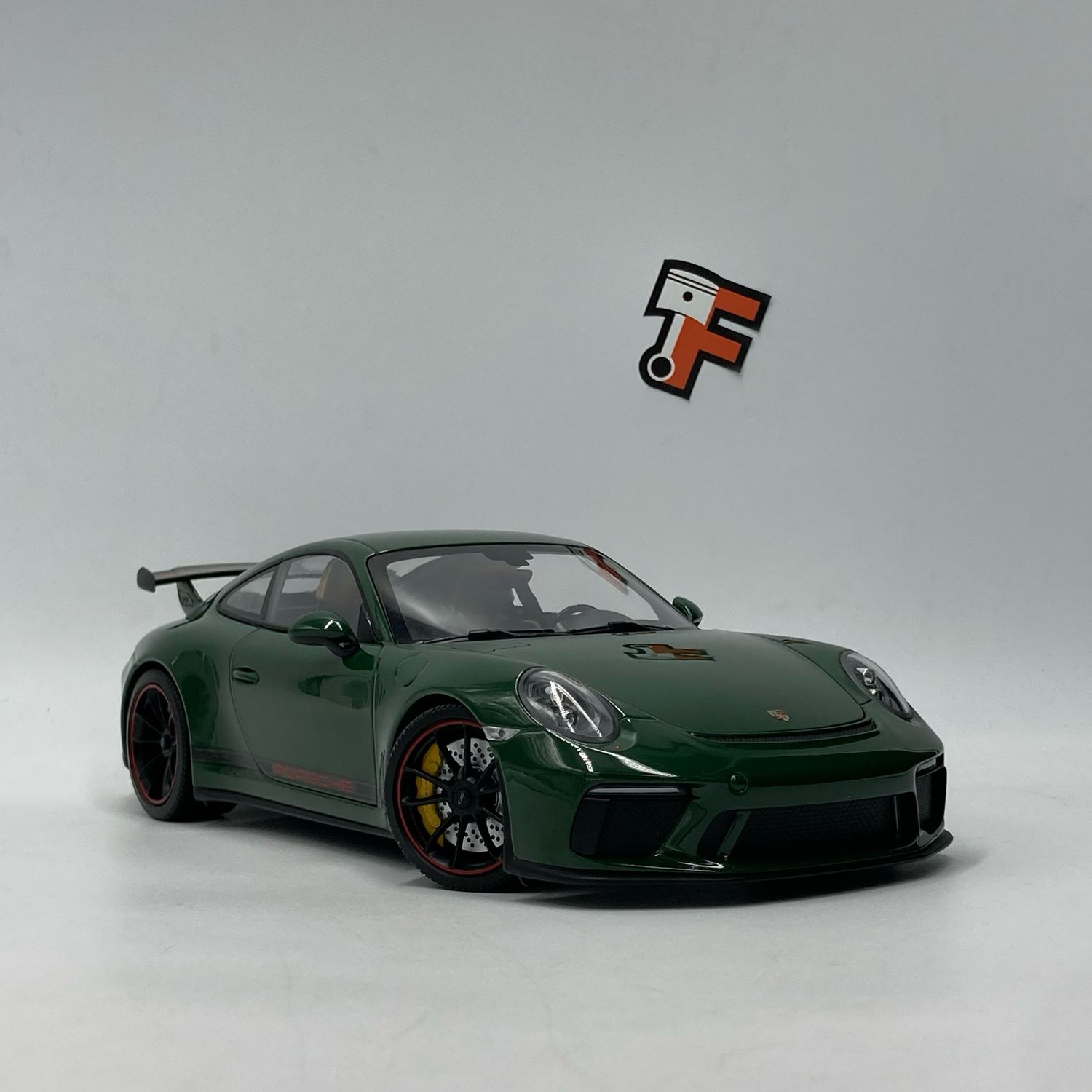 Porsche 911 GT3 2018 Darkgreen