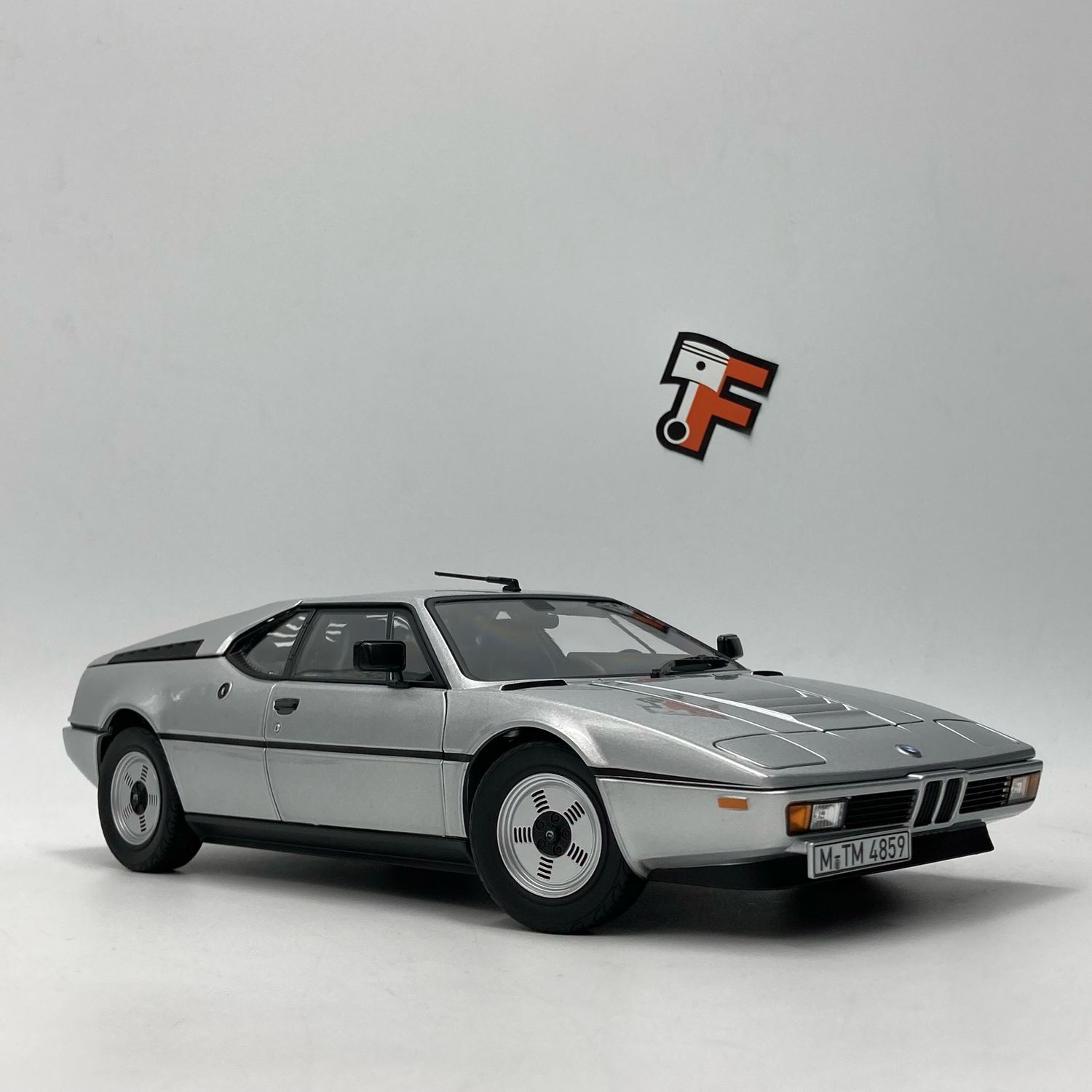 BMW M1 E26 Silber Metallic 1980