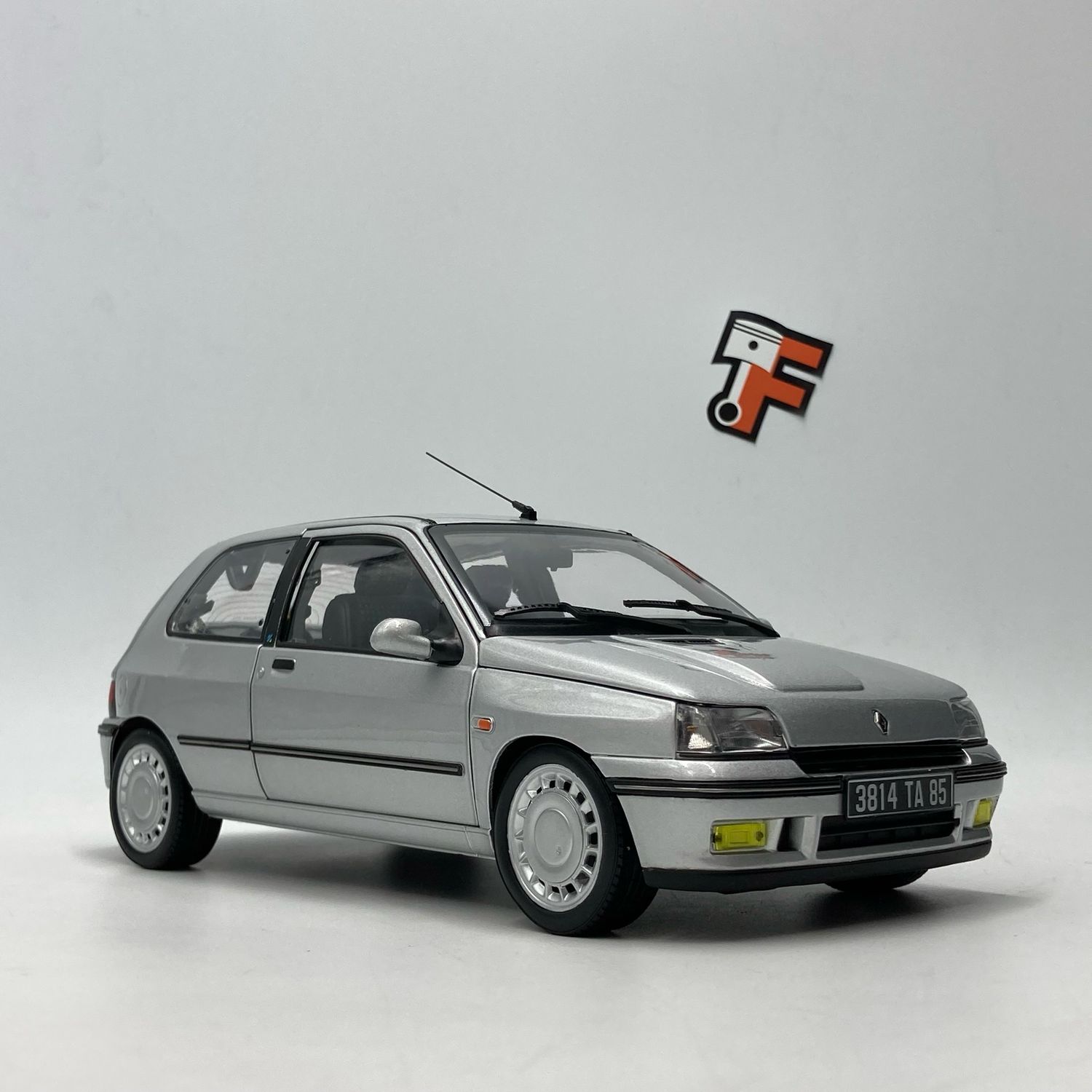Renault Clio 16S Gris Iceberg 1992