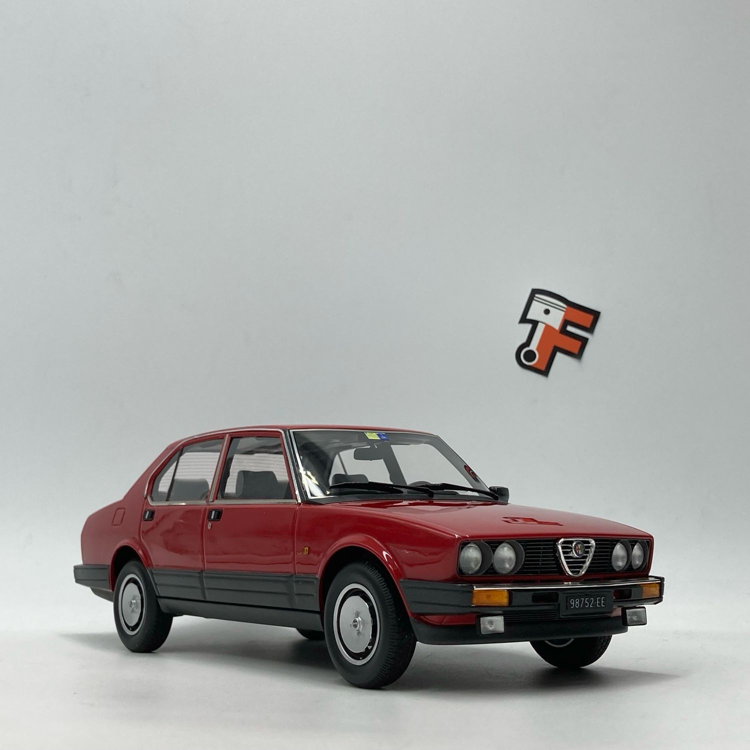 Alfa Romeo Alfetta 2.0 Quadrifoglio Oro Alfa Rosso 1983