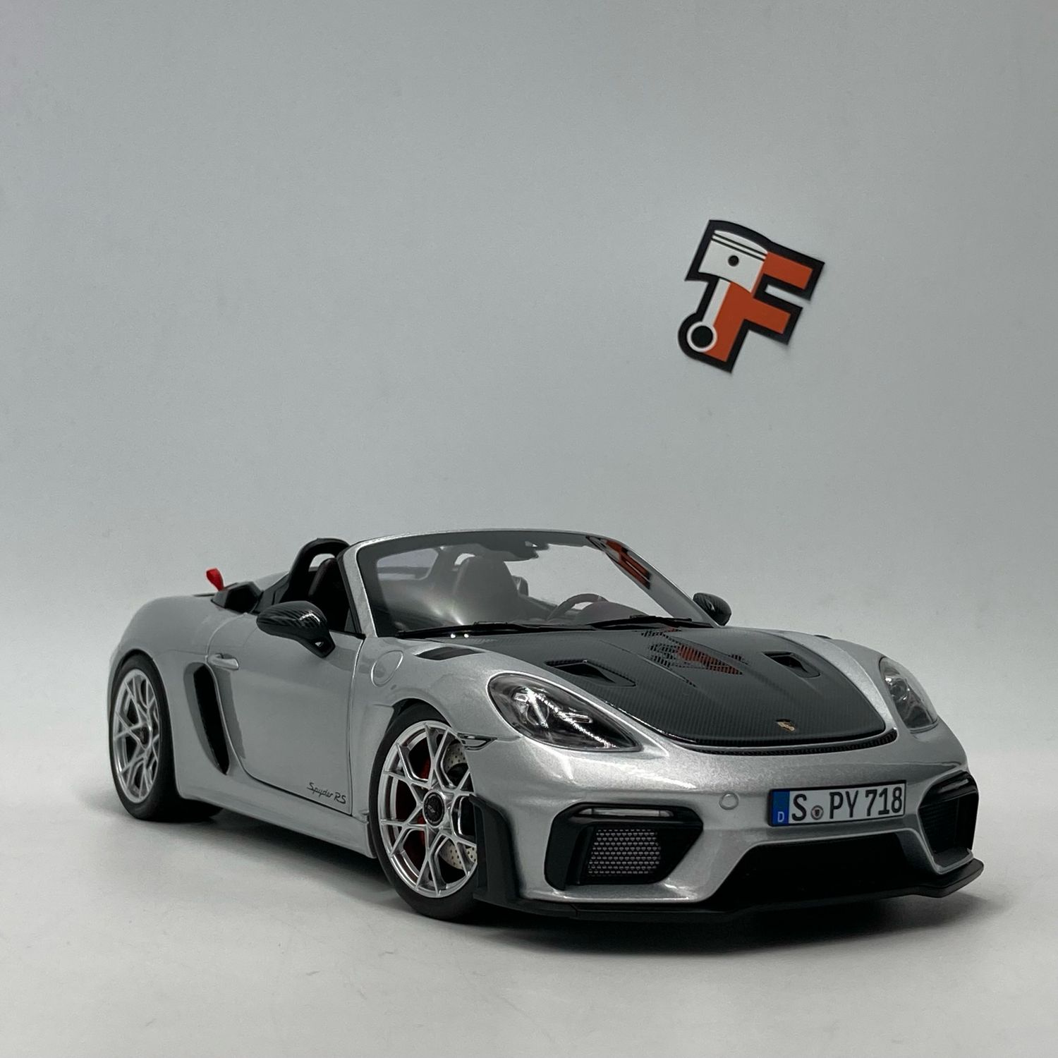 Porsche 718 Spyder RS Weissach Pack GT-Silbermetallic 2023