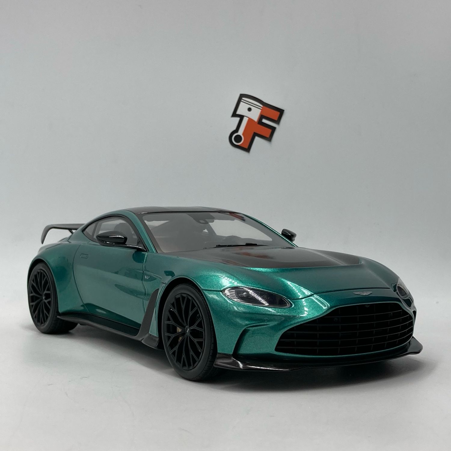 Aston Martin V12 Vantage Coupe 2023