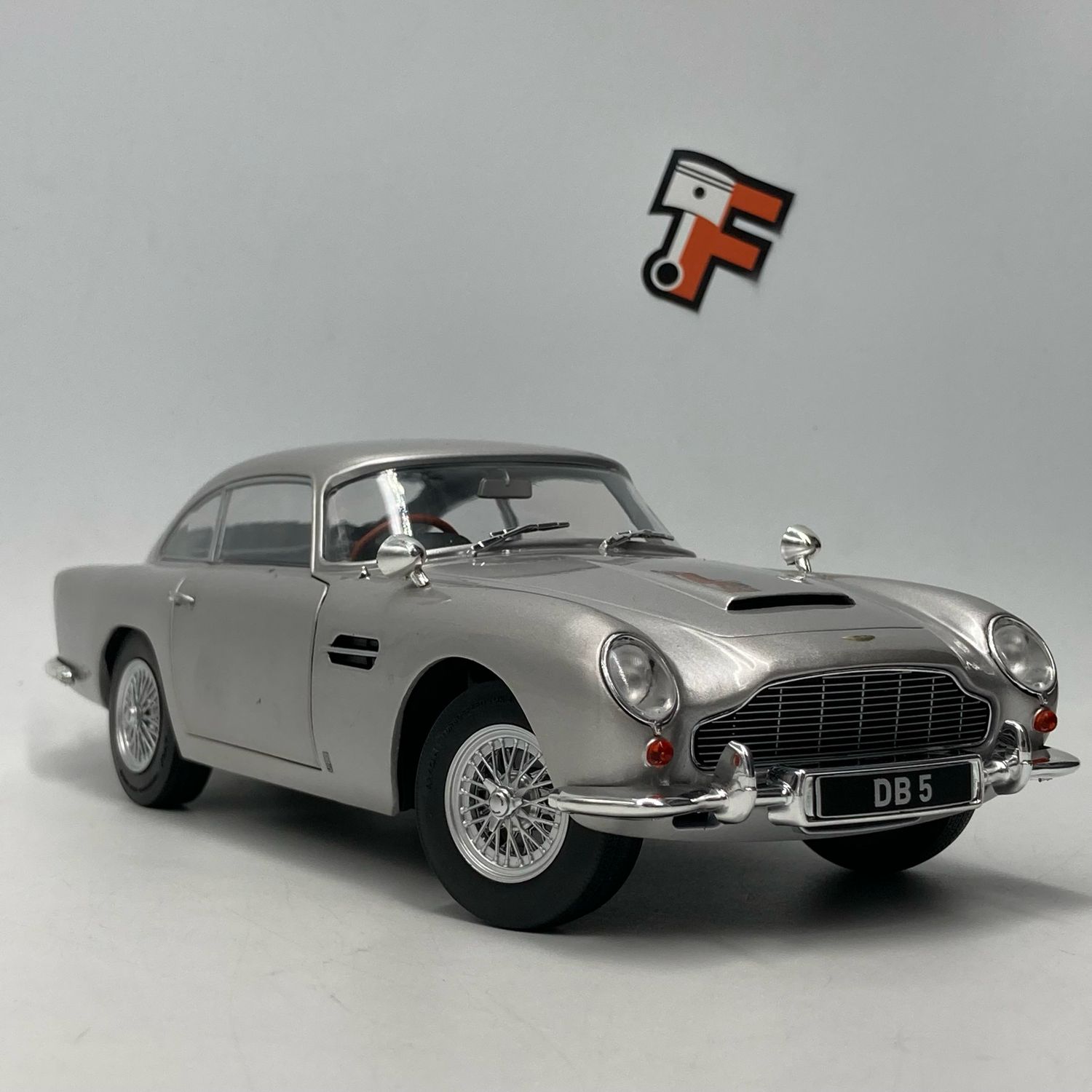 Aston Martin DB5 Silver Birch 1964