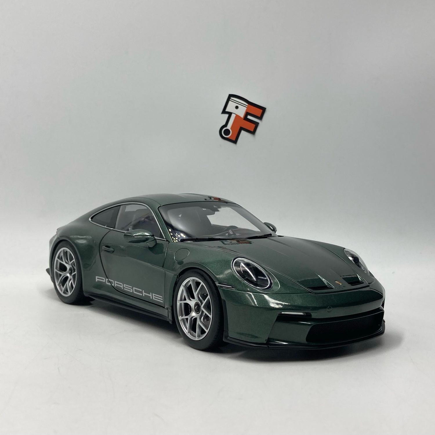 Porsche 911 992 S/T Malachite Métal 2023