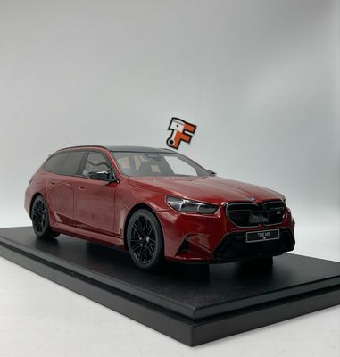 BMW M5 Touring 2025 Fire Red
