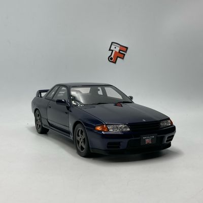 Nissan GT-R R32 Dark Blue Pearl 1993