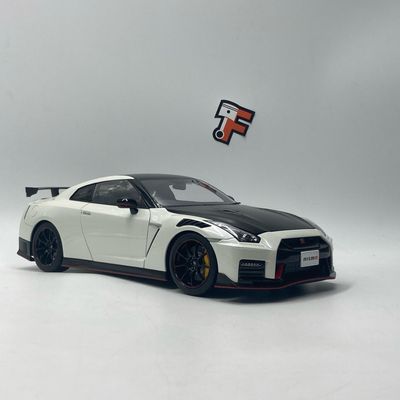 Nissan GT-R (R35) Nismo Spécial Edition Brillant Withe Pearl