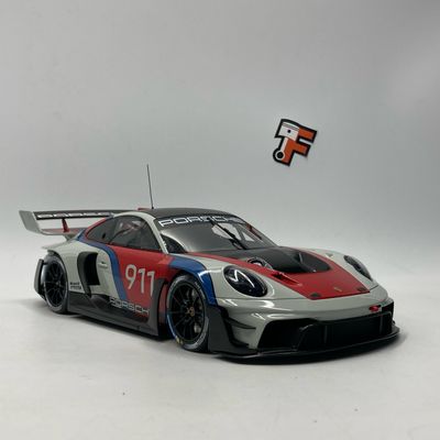 Porsche 911 (992) GT3 R Rennsport