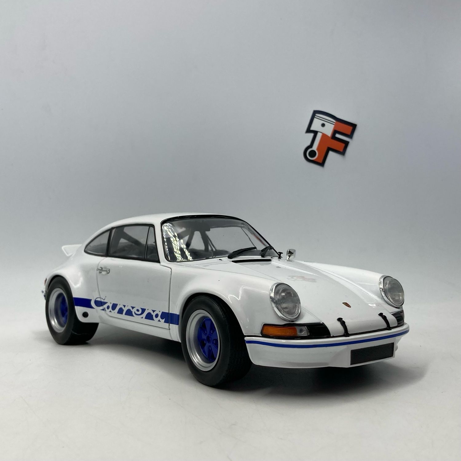 Porsche 911 RSR White / Blue Carrera