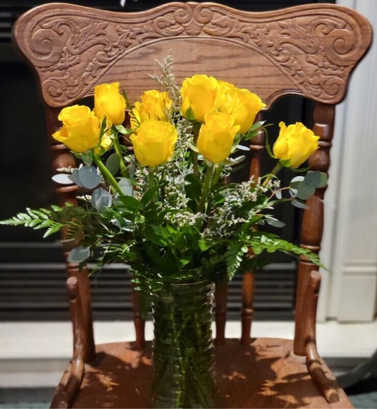 Sunny Serenade: Dozen Yellow Roses in Vase