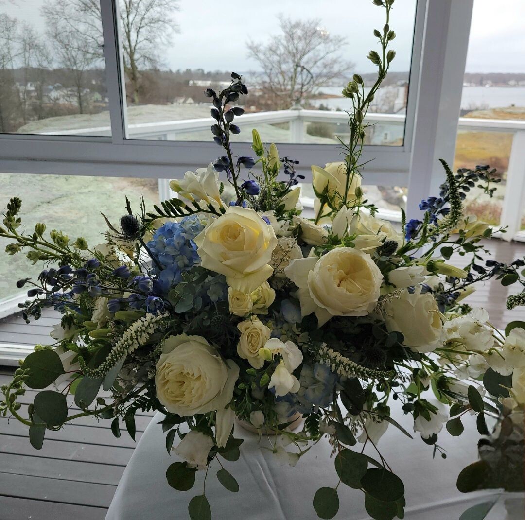 Tranquil Harmony: Blue and White Floral Arrangement