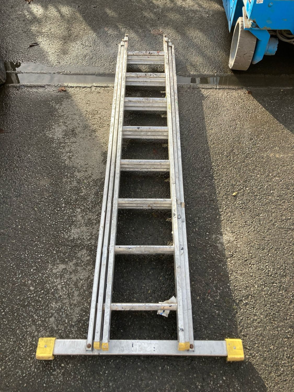 Ladder 24 ft triple