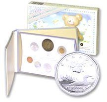 Канада. Елизавета II. 2006. 1 доллар. Набор монет. Серия: Рождение ребенка. Удачливая Полярная Гагара и медвежонок. KM# UNC. В подарочной упаковке. Канада. Елизавета II. 2006. 1 доллар. Набор монет. Серия: Рождение ребенка. Удачливая Полярная Гагара и медвежонок. KM# UNC. В подарочной упаковке.