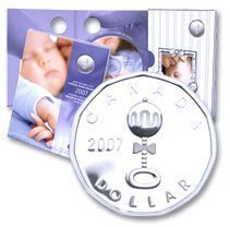 Канада. Елизавета II. 2007. 1 доллар. Набор монет с CD диском, Серия: Рождение ребенка. Цветная погремушка. 0.925 Серебро 0.2068 Oz., ASW 7.00 g., KM# PROOF. В подарочной упаковке. Канада. Елизавета II. 2007. 1 доллар. Набор монет с CD диском, Серия: Рождение ребенка. Цветная погремушка. 0.925 Серебро 0.2068 Oz., ASW 7.00 g., KM# PROOF. В подарочной упаковке.