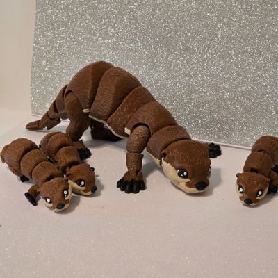 Otter parent and child set