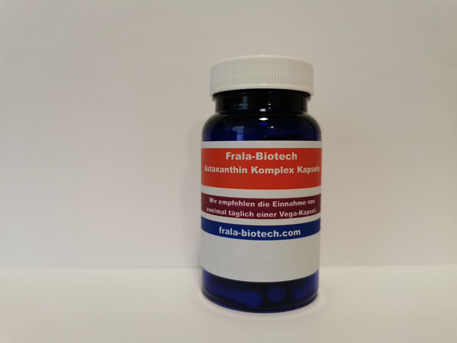 Astaxanthin complex capsules made from astaxanthin + lutein, vitamin C, vitamin E and zeaxanthin