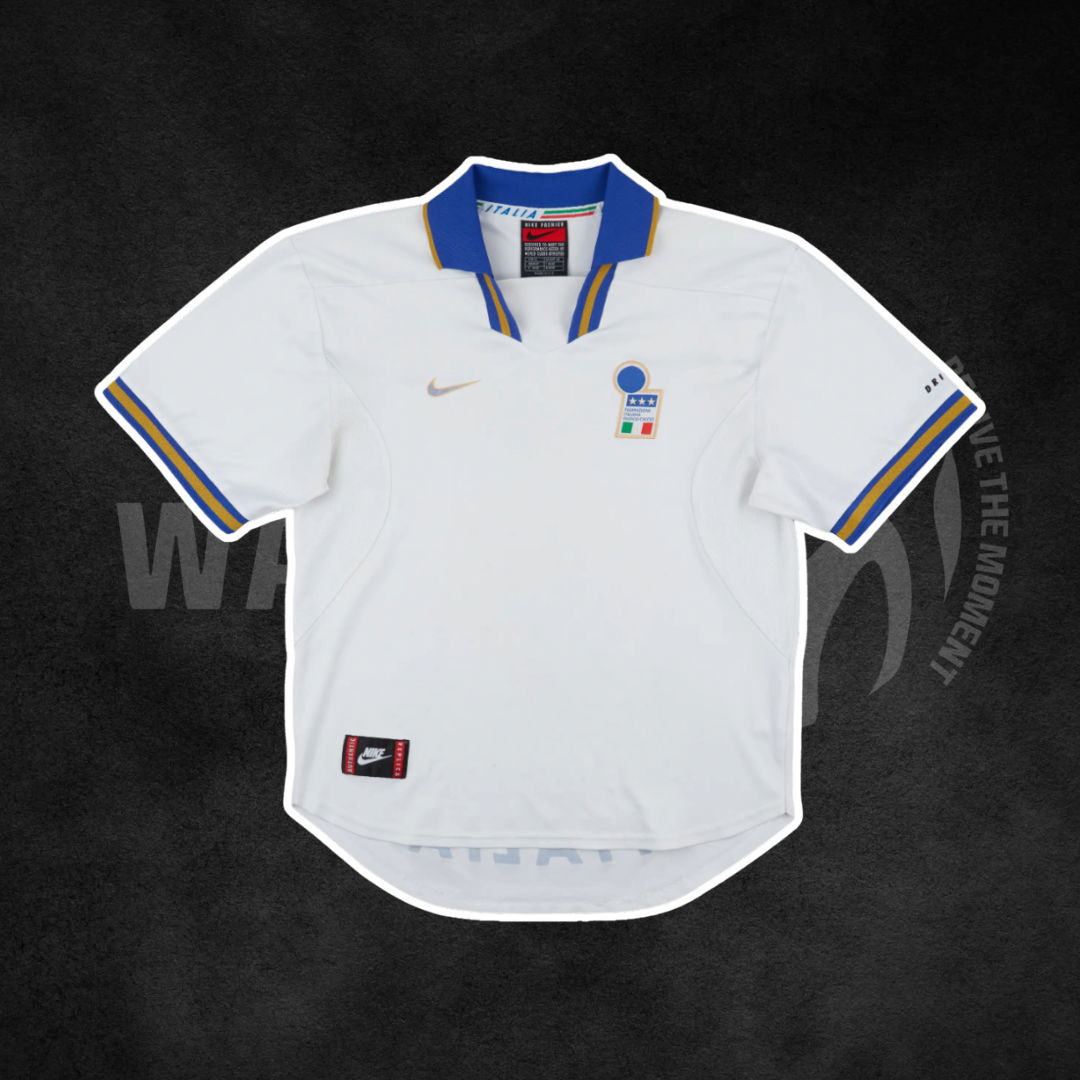 Italy 1996 Euros Away Retro Kit