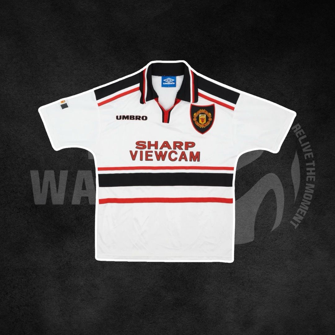 Manchester United 1998/99 Away Retro Kit