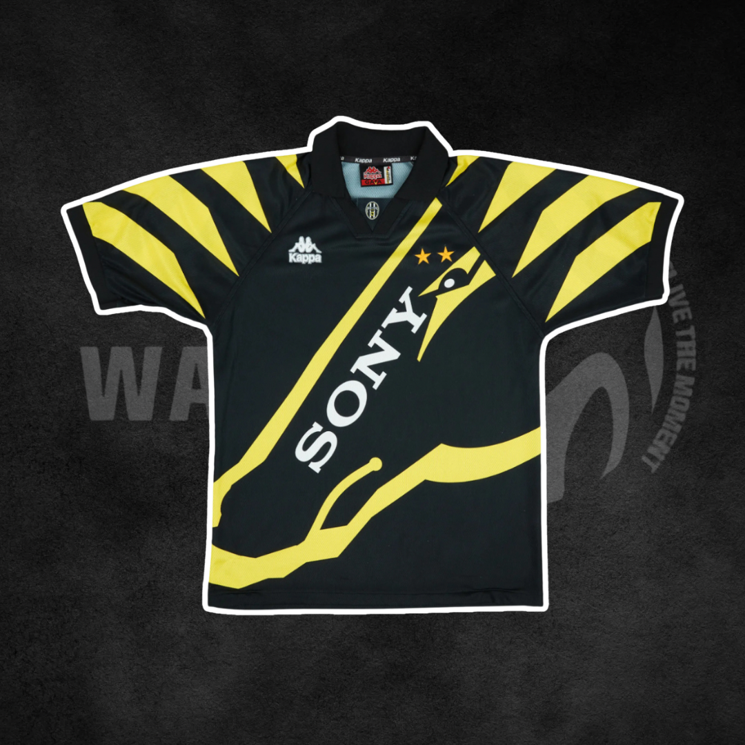Juventus 1996/97 Third Retro Kit