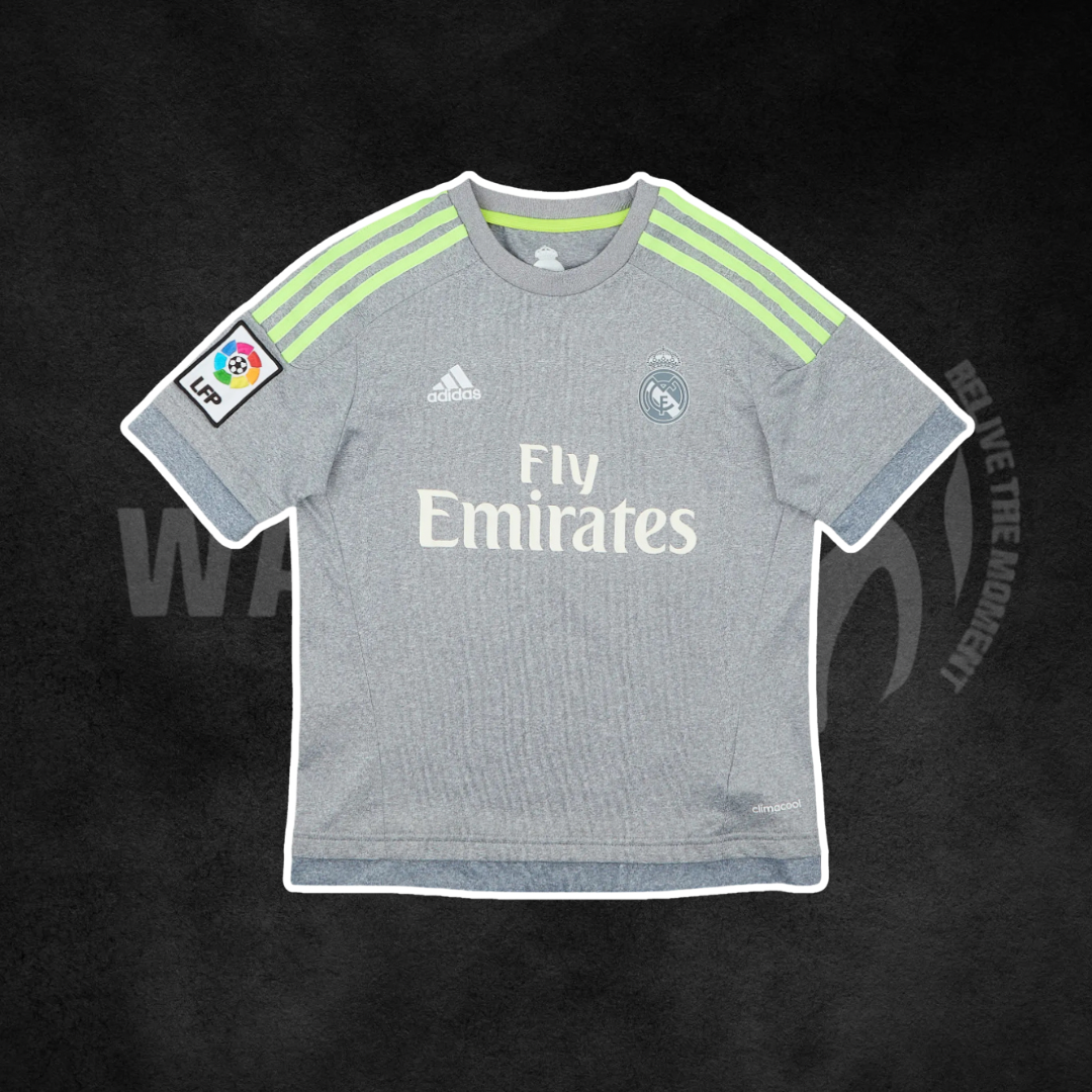Real Madrid 2015/16 Away Retro Kit