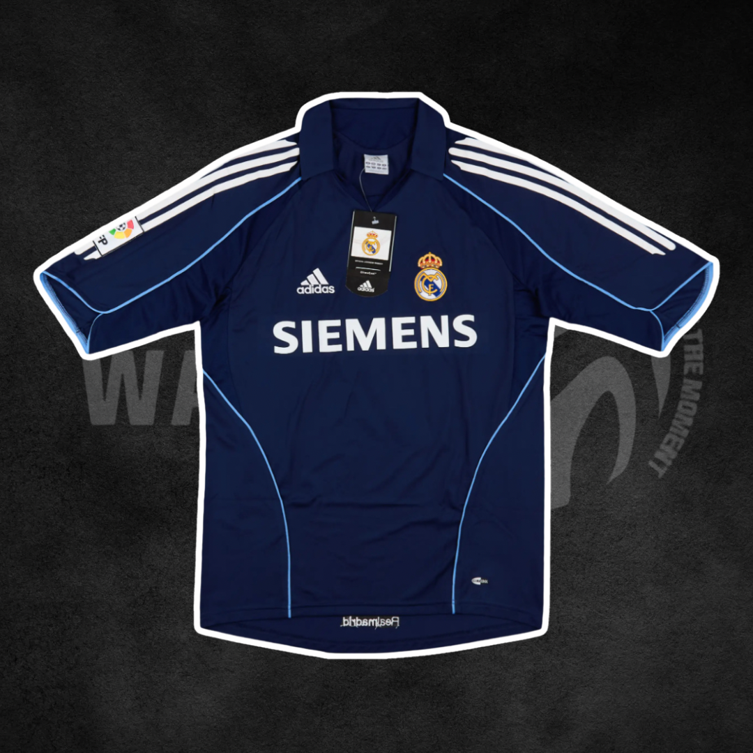 Real Madrid 2005/06 Away Retro Kit