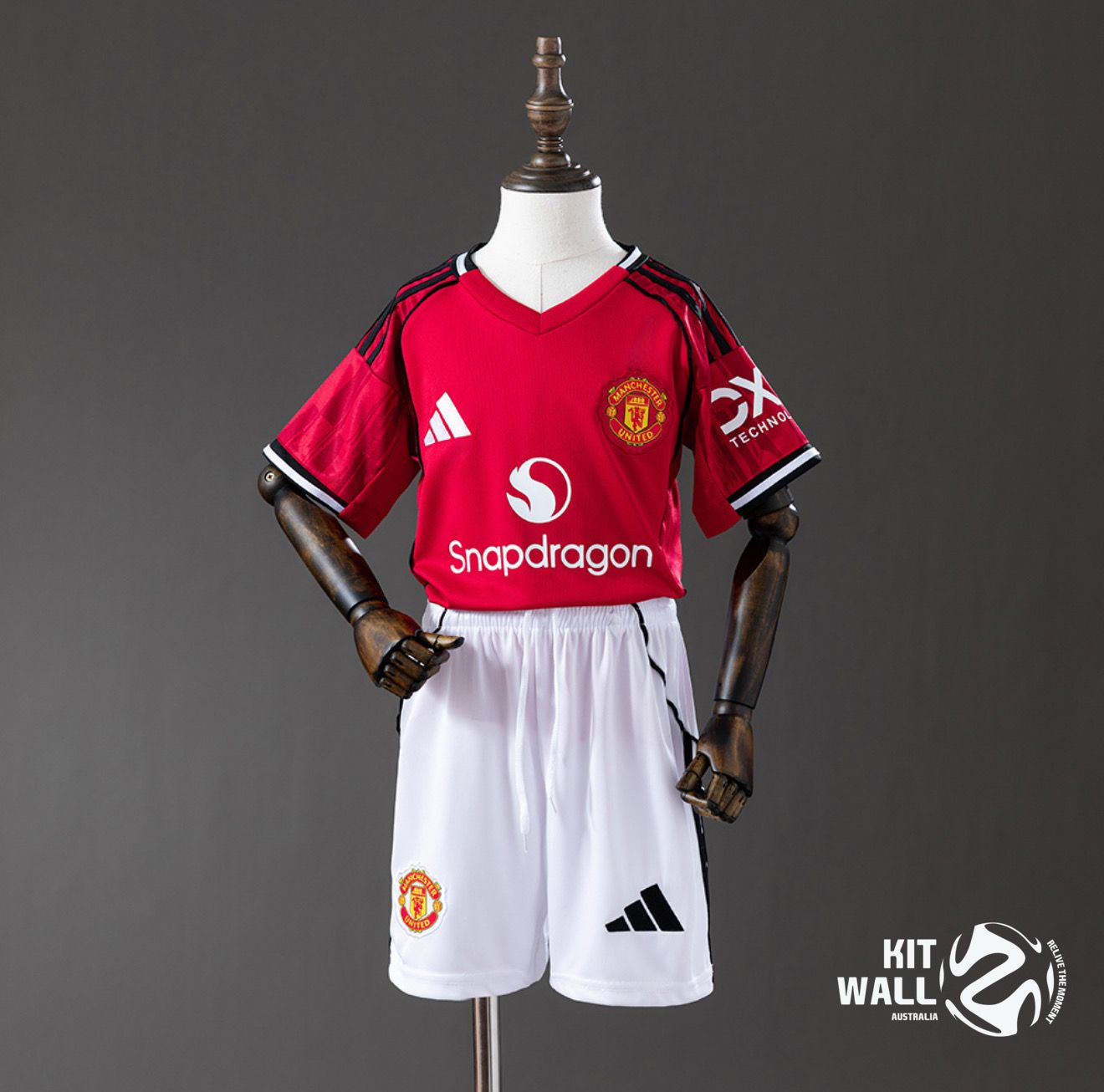 Manchester United 2025/26 Home Kids Kit
