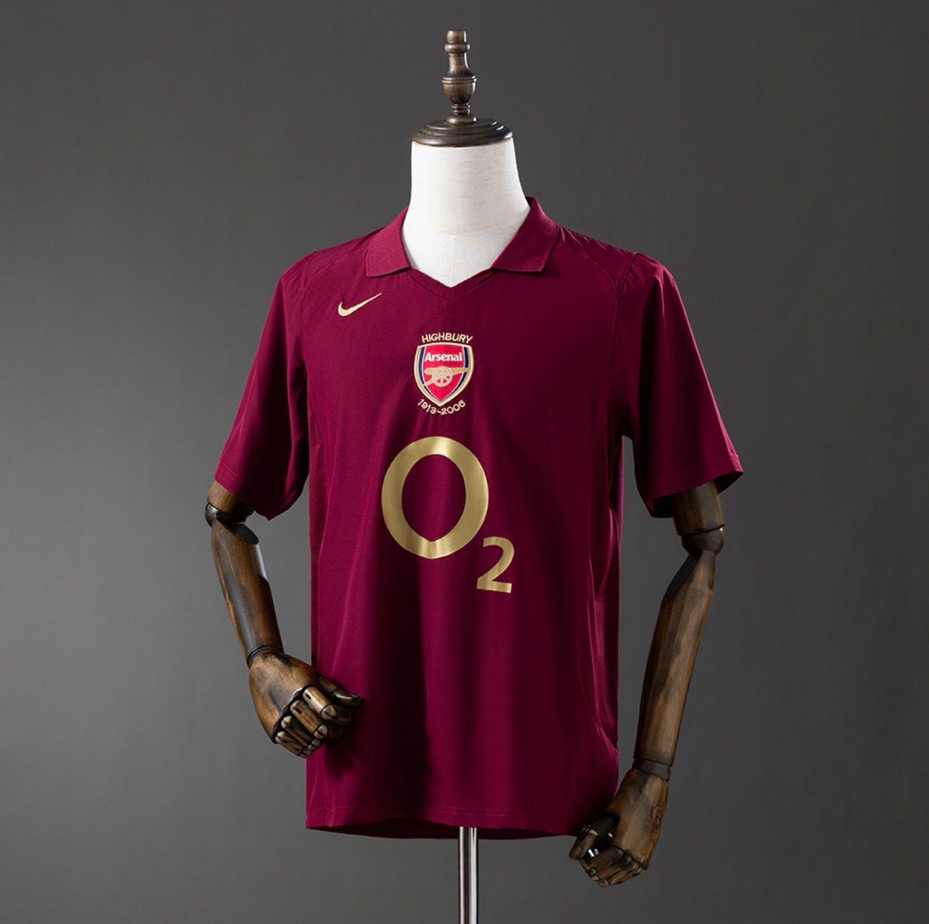 Arsenal FC 2005/06 Home Retro Kit