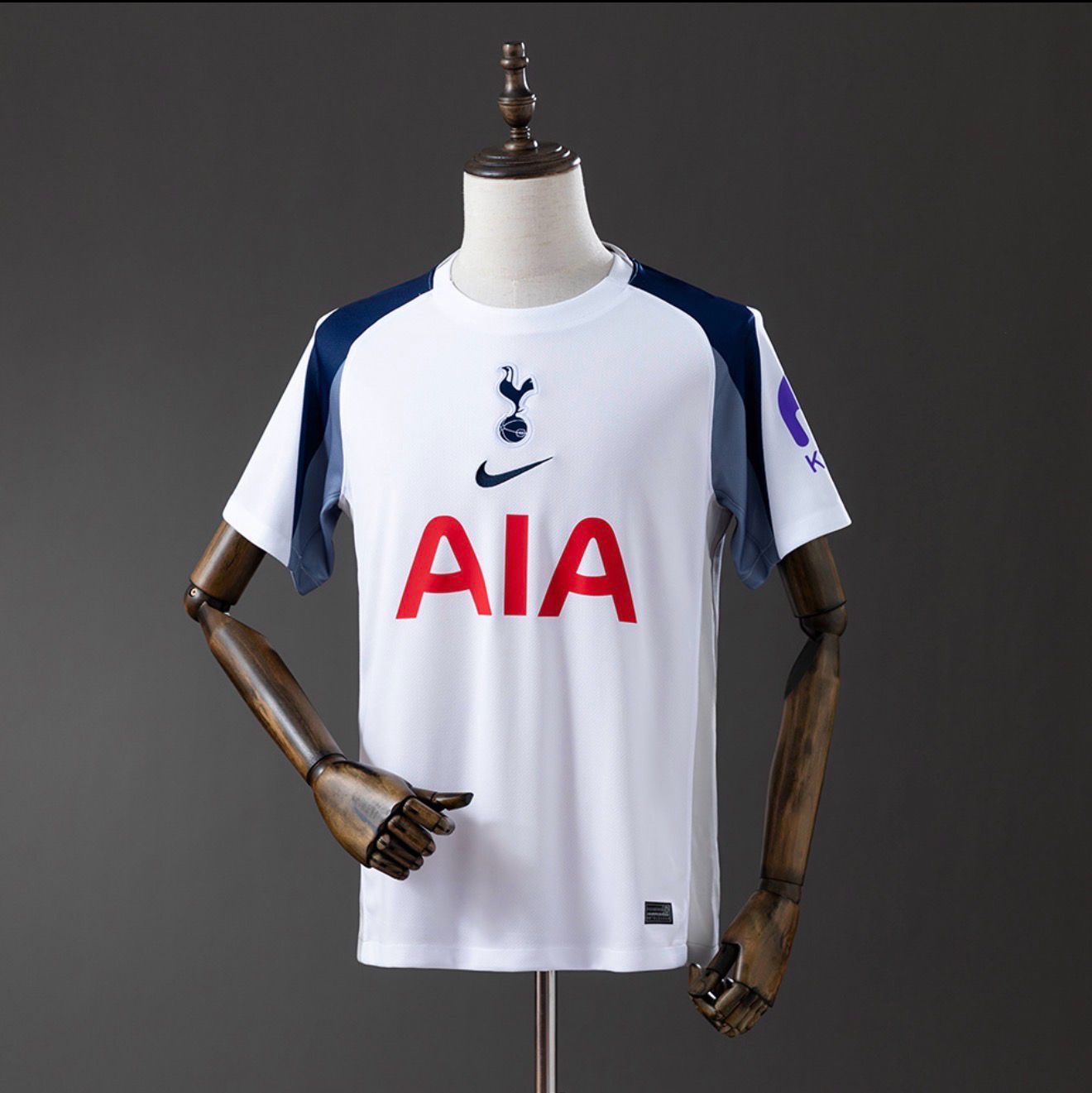 Tottenham Hotspur 2025/26 Home Kit