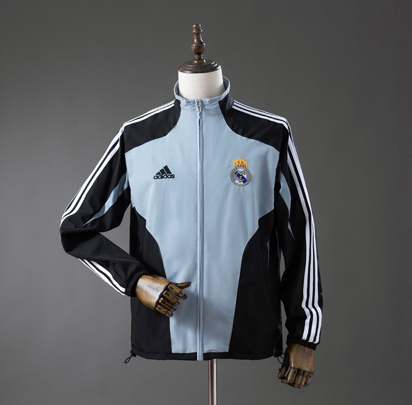 Real Madrid 2004/05 Retro Windbreaker