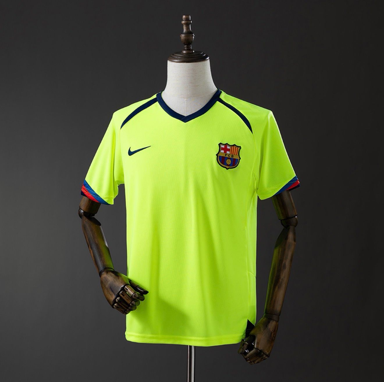 FC Barcelona 2005/06 Away Retro Kit