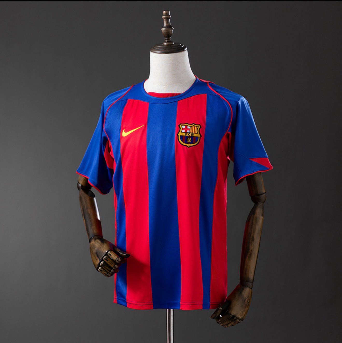 FC Barcelona 2004/05 Home Retro Kit