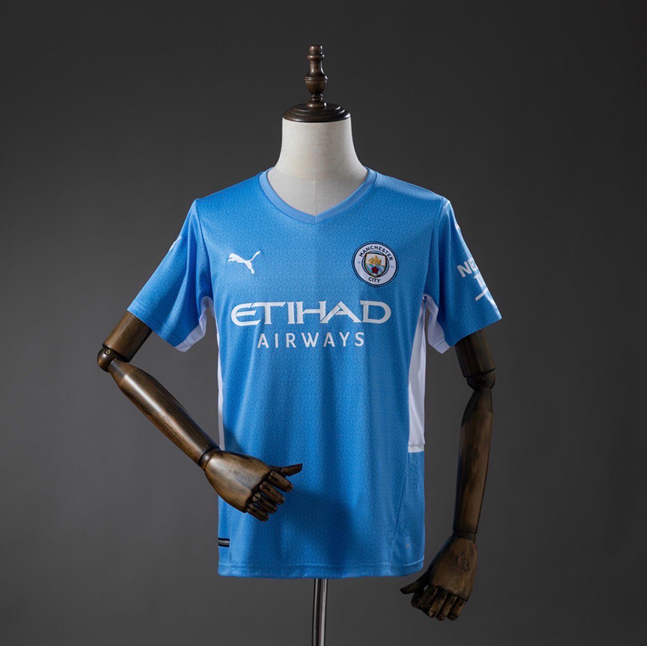 Manchester City 2021/22 Home Retro Kit