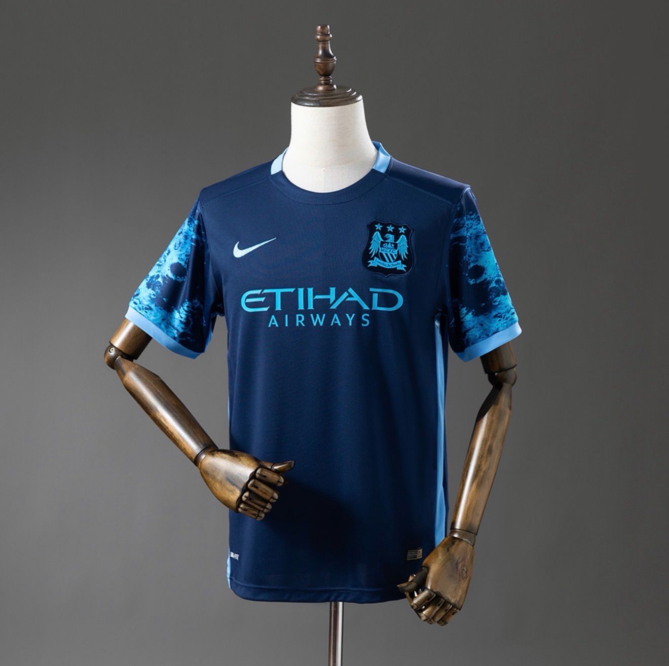 Manchester City 2015/16 Away Retro Kit