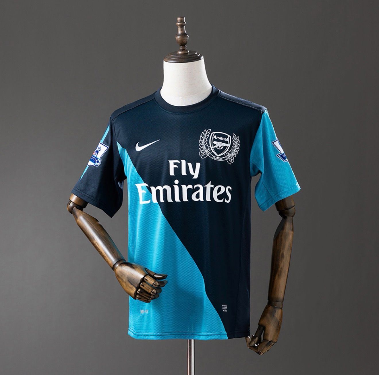 Arsenal FC 2011/12 Away Retro Kit