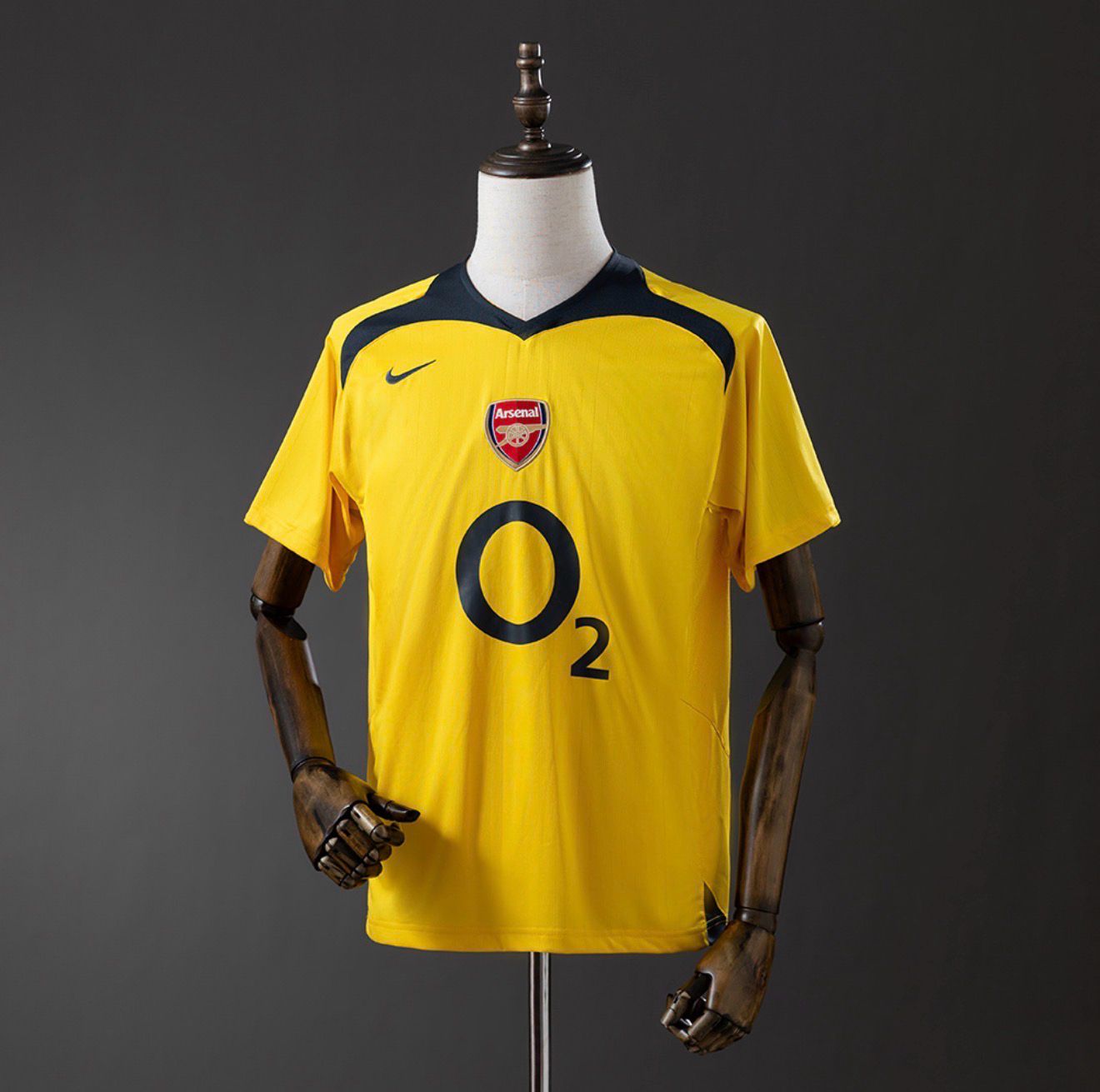 Arsenal FC 2005/06 Away Retro Kit