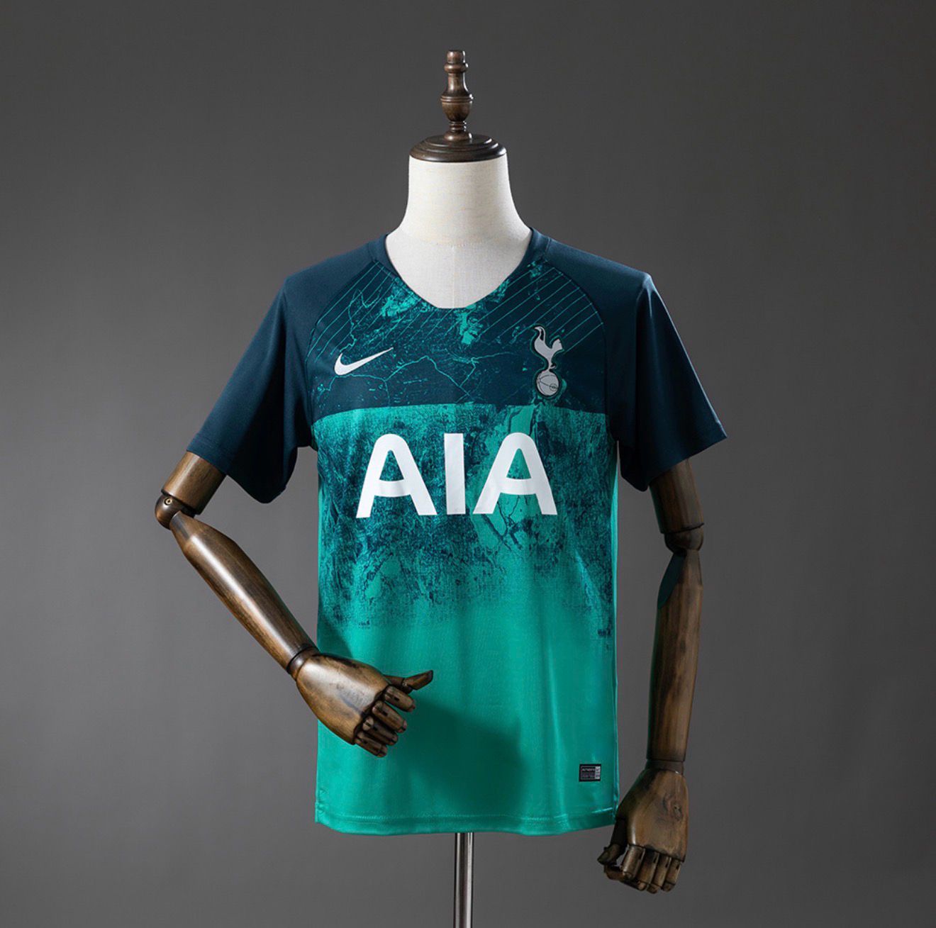 Tottenham Hotspur 2018/19 Third Retro Kit