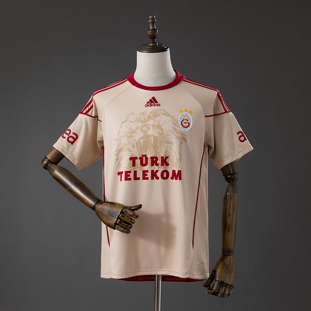 Galatasaray 2010/11 Away Retro Kit