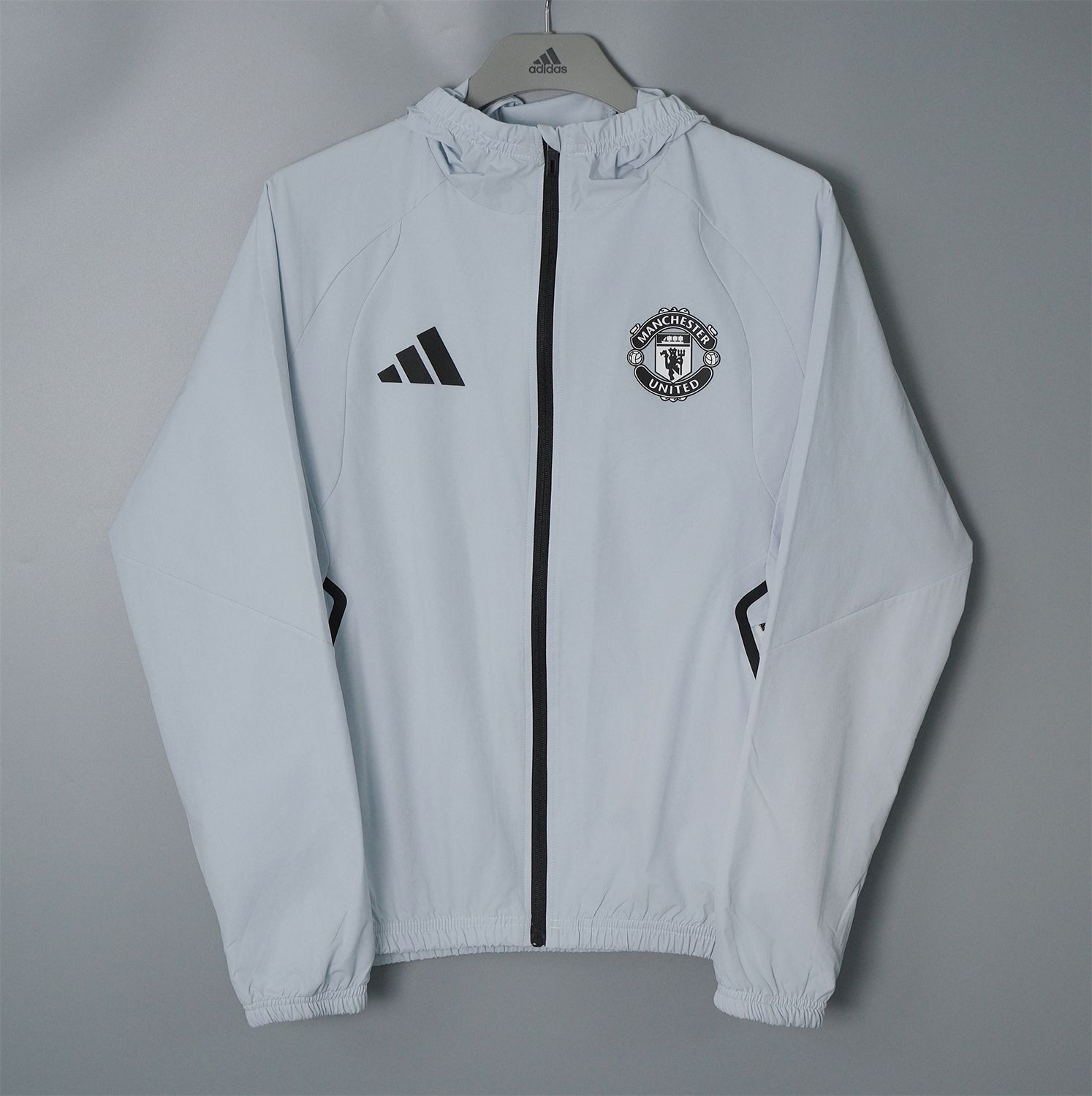 Manchester United 26/27 Hooded Windbreaker (Light Grey)