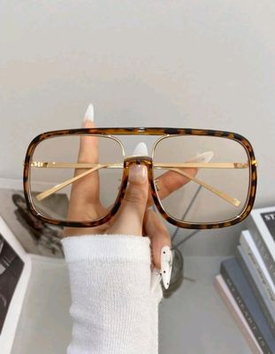 Fashionable &amp; Street Style Tortoise Pattern Glasses