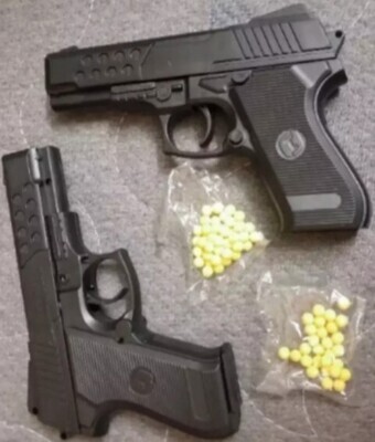 AIR SOFT GUN WITH BULLETS
