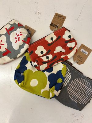 Pouch (Medium)