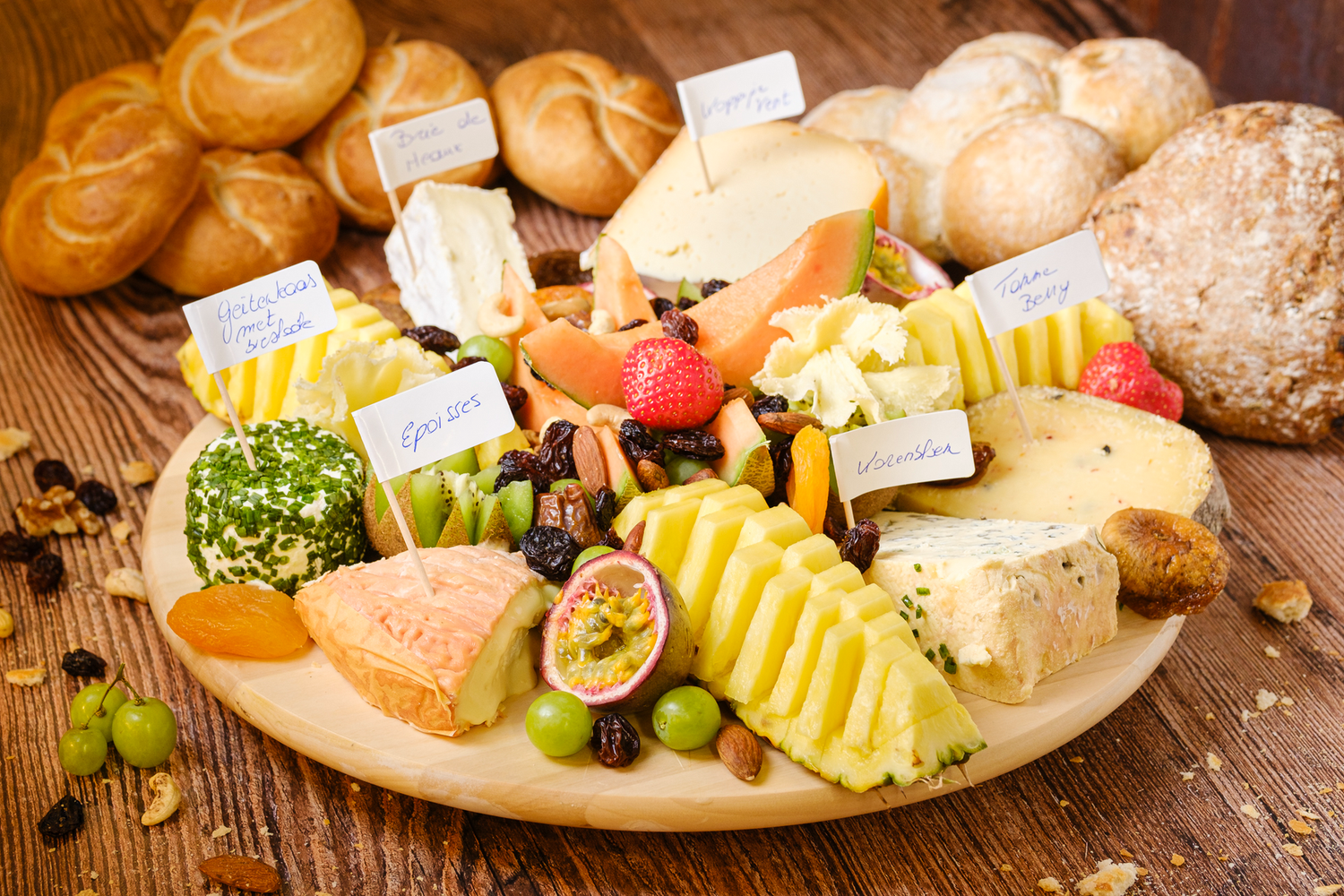 Kaasschotel per persoon (vanaf 4 personen) op houten draaischotel