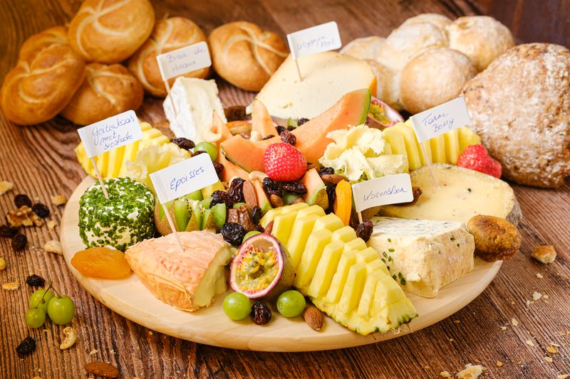 Kaasschotel per persoon (vanaf 4 personen) op houten draaischotel