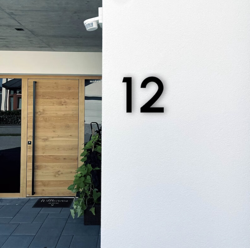 SOLO 12 by Studio Carino - House Number