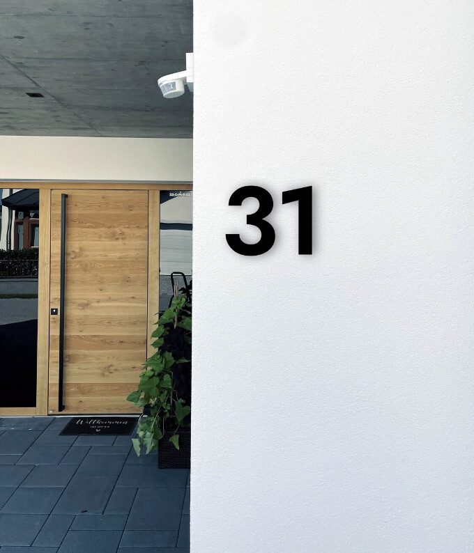 SOLO 31 by Studio Carino - House Number