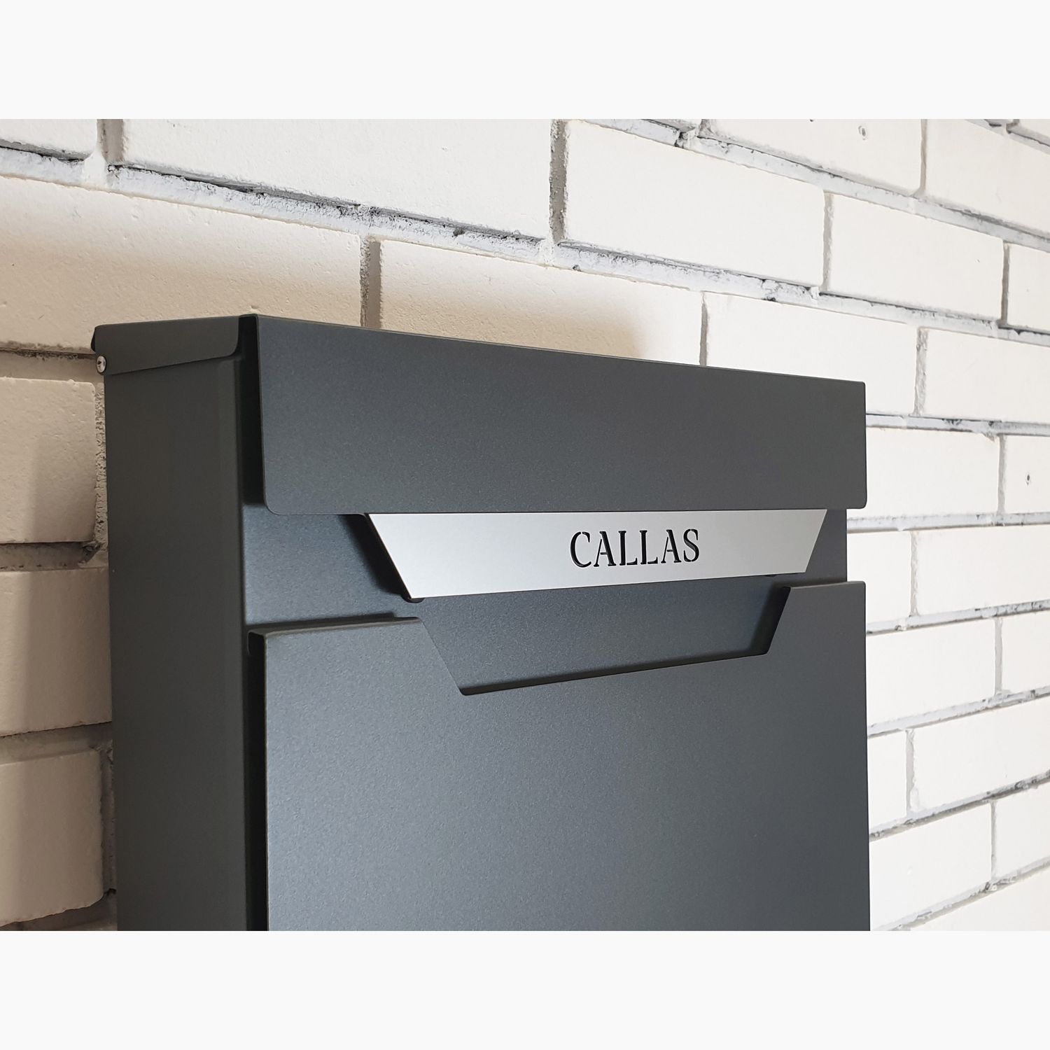Mailbox Aurora P-01 by Studio Carino - Modern Wall-Mounted Anthracite Mailbox