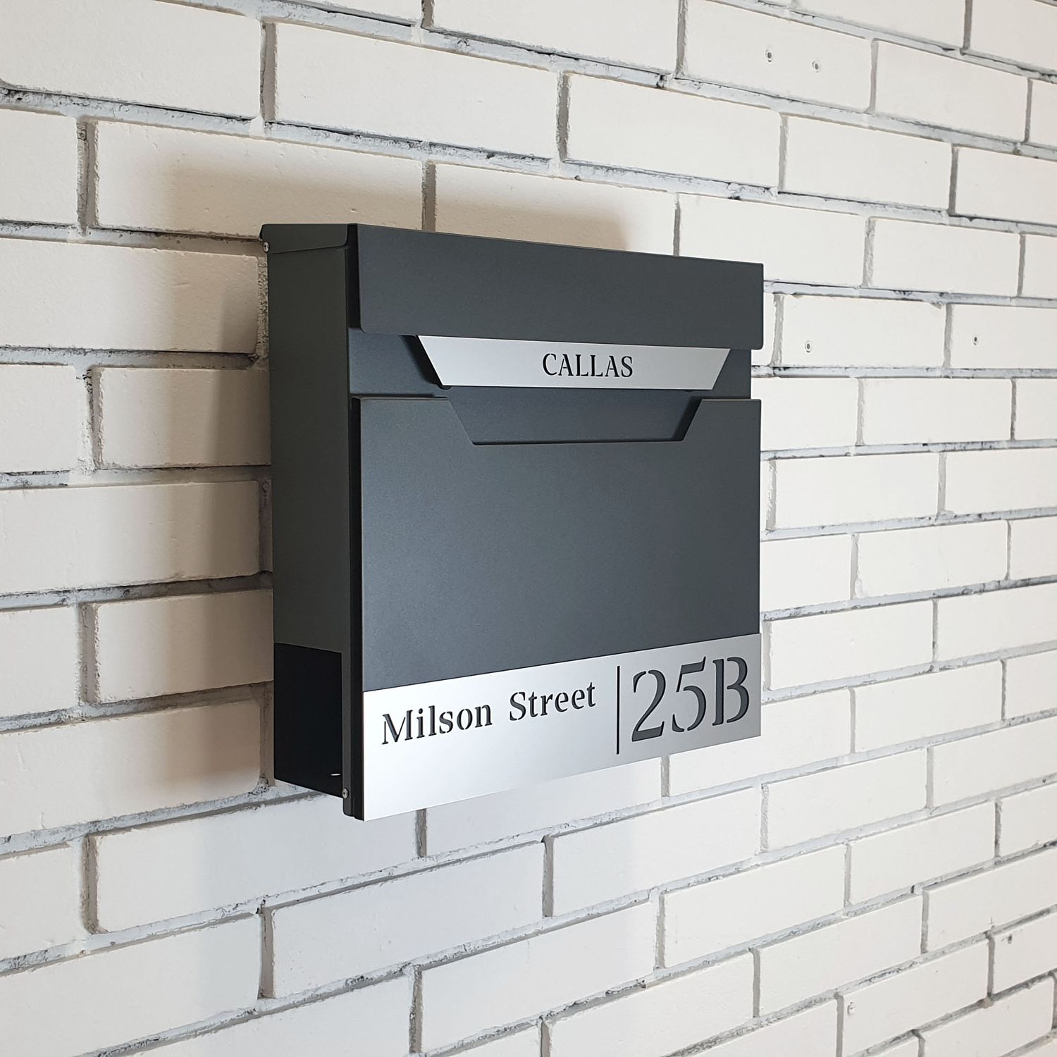 Mailbox Aurora P-01 by Studio Carino - Modern Wall-Mounted Anthracite Mailbox