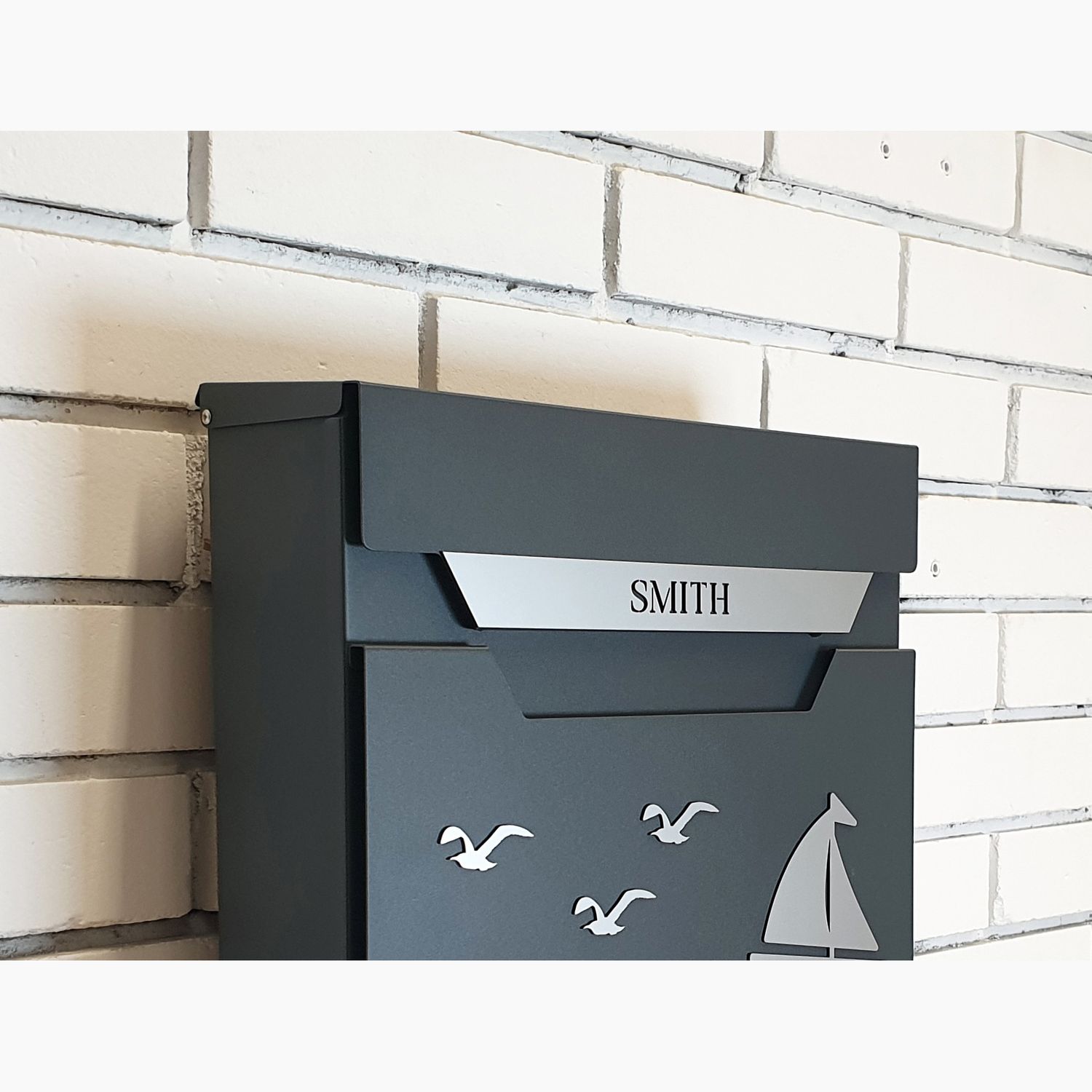 Mailbox Aurora P-04 by Studio Carino - Modern Wall-Mounted Anthracite Mailbox