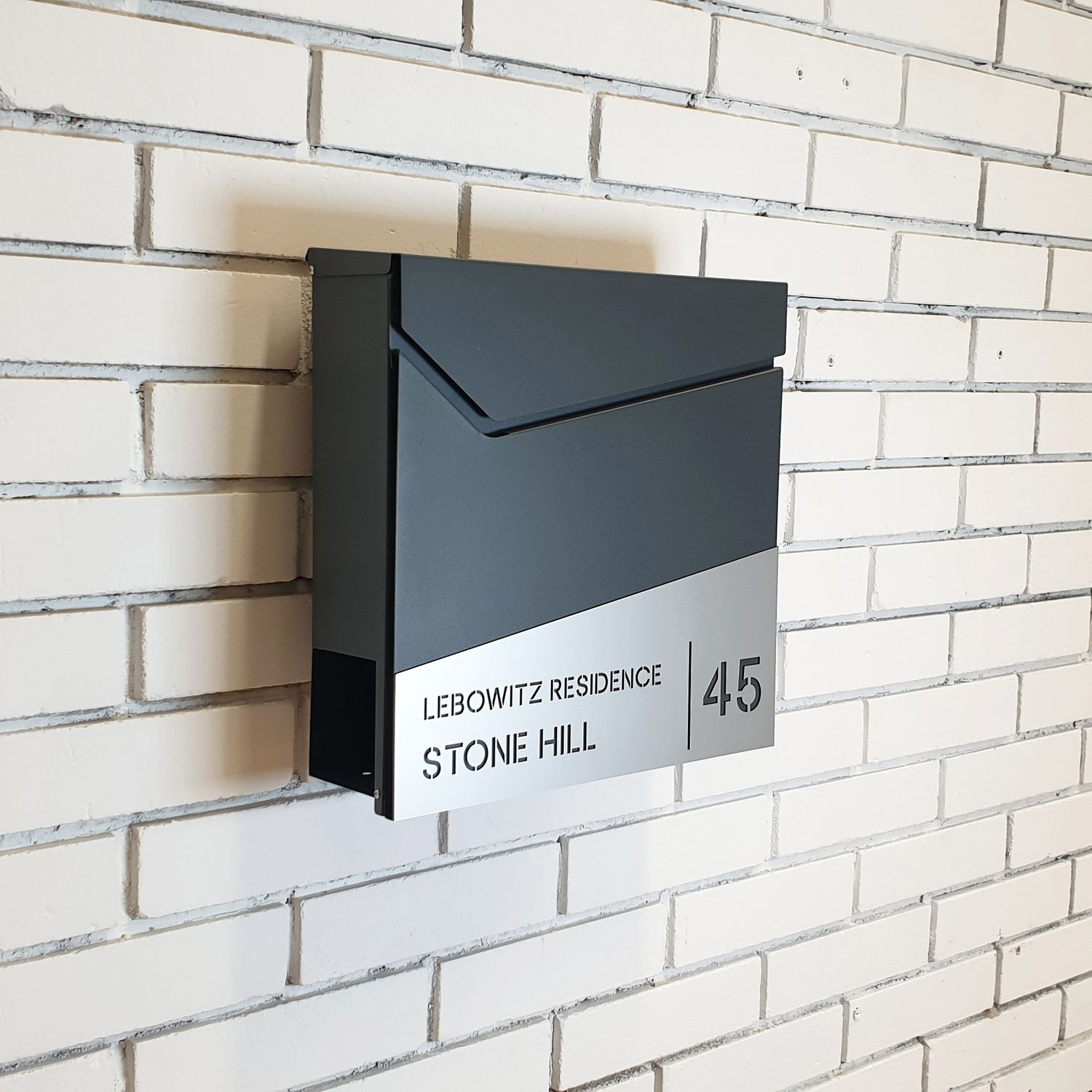 Mailbox Lumina P-02 by Studio Carino - Modern Wall-Mounted Anthracite Mailbox