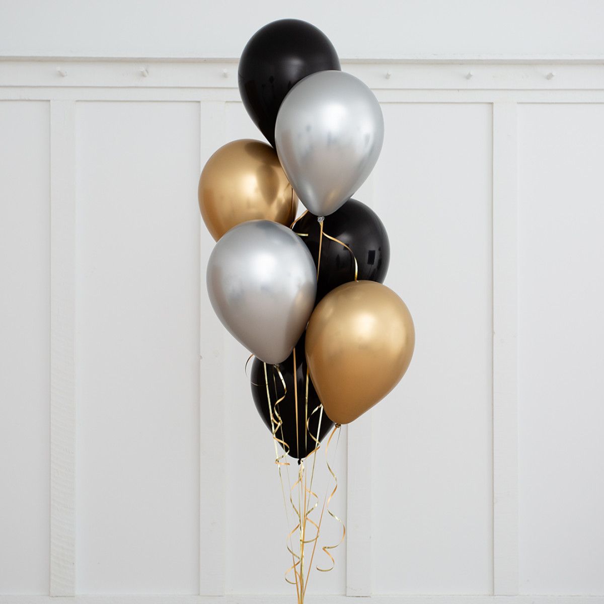 Grad Latex Helium Balloon Bouquet
